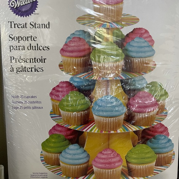 Wilton Party Supplies Set Of 3 Brand New Wilton Treat Stands Poshmark